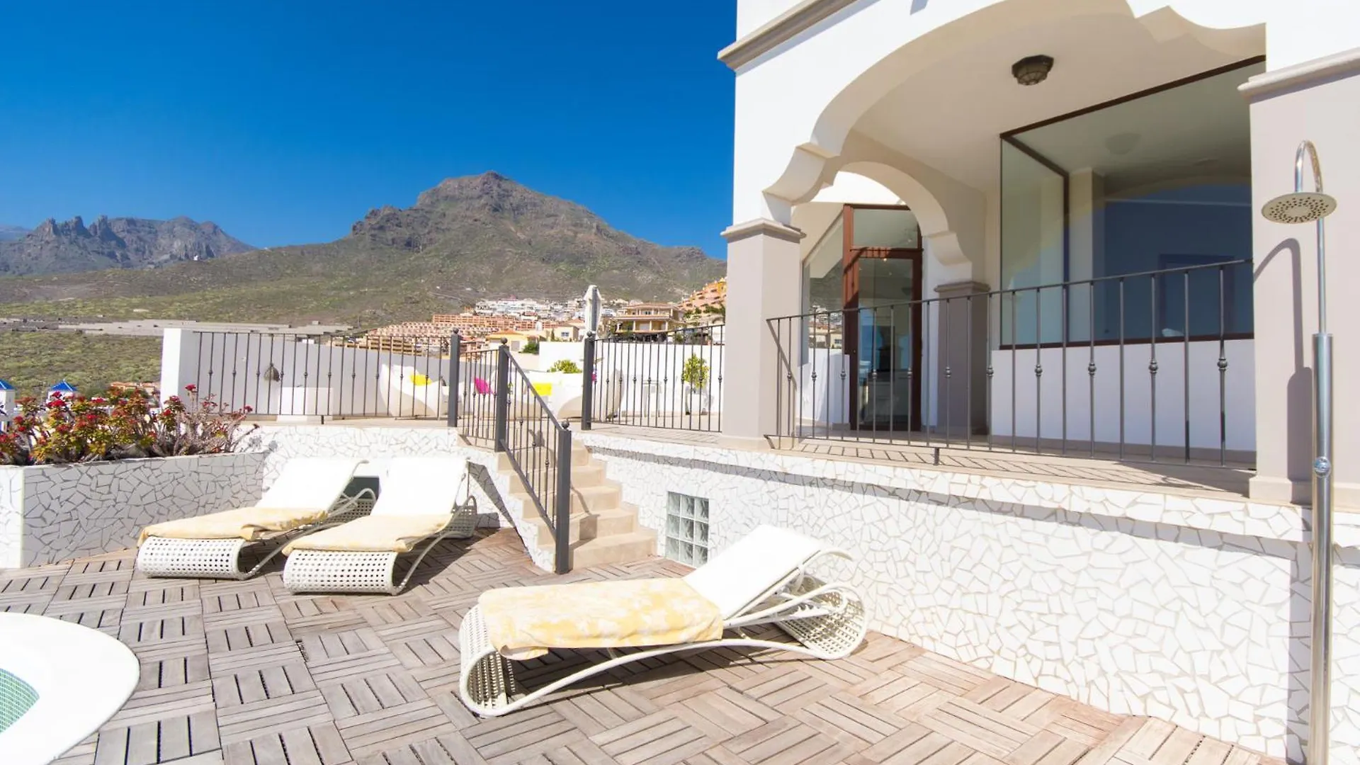 Villa Veronika Stunning 3 Bedrom Villa Private Heated Pool Costa Adeje  Costa Adeje (Tenerife)